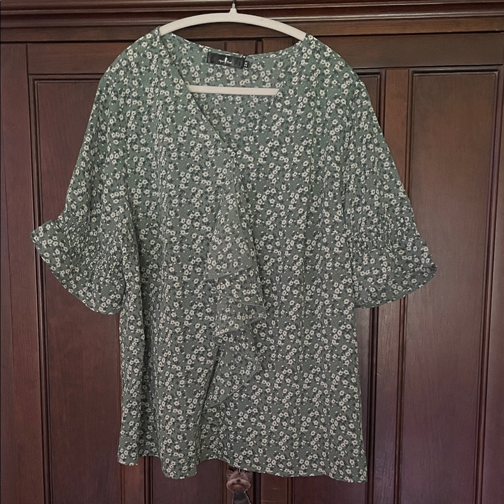 Green Floral V-Neck Ruffle Sleeve Blouse